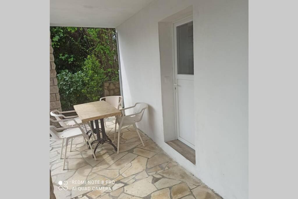2 Personnes Proche Apartment *